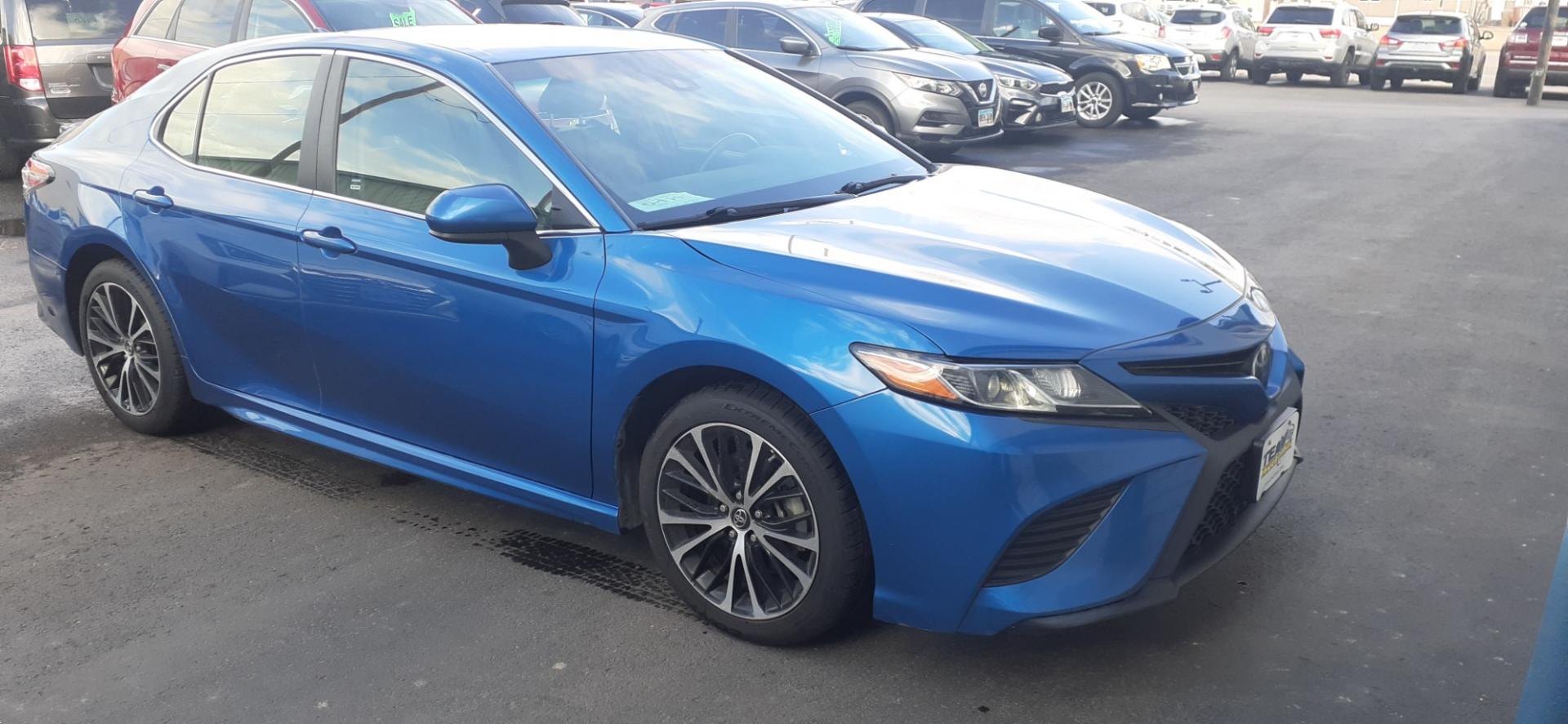 2019 Toyota Camry LE (4T1B11HK8KU) with an 2.5L L4 DOHC 16V engine, 8A transmission, located at 2015 Cambell Street, Rapid City, SD, 57701, (605) 342-8326, 44.066433, -103.191772 - CARFAX AVAILABLE - Photo#6